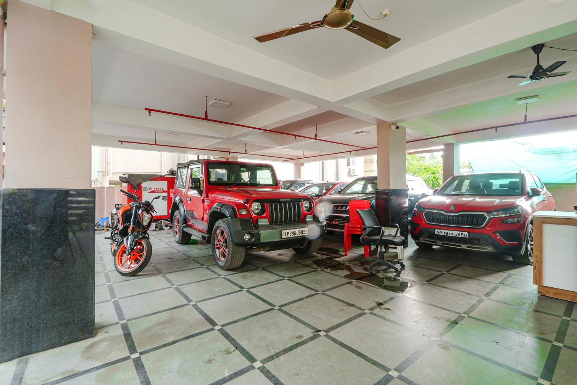 Fabhotel The Sunrise Inn - Nr Gayatri Vidya Parishad College Of Engineering Вишакхапатнам Экстерьер фото